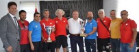 ŞAMPİYONLUK KUPASI - Masterler Şampiyonasında Türkiye Üçüncüsü Olan Didim Masterler Takımından Kaymakama Ziyaret