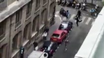 Paris'te Bıçaklı Saldırı Açıklaması 2 Ölü