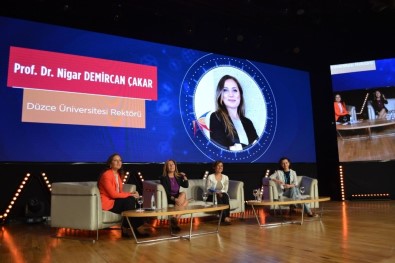 Rektör Çakar Zirvede Oturum Başkanlığı Yaptı