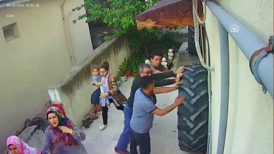 Üzerine Traktör Tekeri Devrilen Çocuk Yaralandı