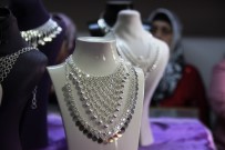 ZİYA GÖKALP - Evde Anne Kursta Telkari Ustası