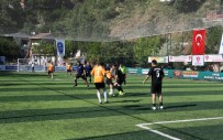 Eyüpsultan'da Spor Tesisi Ve Park Toplu Törenle Hizmete Açıldı