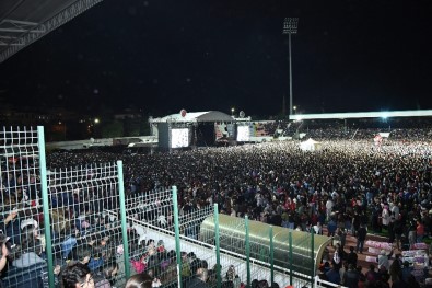 Isparta Belediyesi 60 Bin Kişiyi Festival Konserinde Buluşturdu