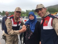 ANNELER GÜNÜ - Jandarmadan 'Anneler Günü' Sürprizi