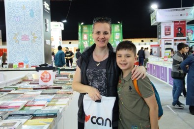 Kocaeli Kitap Fuarı'nda Çocuklar Anneler Günü'nü Kitapla Kutladı