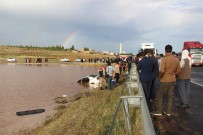 VİRANŞEHİR - Otomobil Yağmur Suyu Birikintisine Uçtu Açıklaması 6 Yaralı