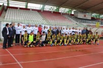 BAKIM MERKEZİ - Ağrı'da 'Engelliler Haftası Nedeniyle Maç Yapıldı