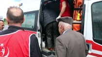 YOLCU MİDİBÜSÜ - Bingöl'de Yolcu Midibüsü Devrildi Açıklaması 20 Yaralı