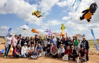 UÇURTMA FESTİVALİ - Çeşme'de Uçurtma Festivali, Görsel Şölene Dönüştü