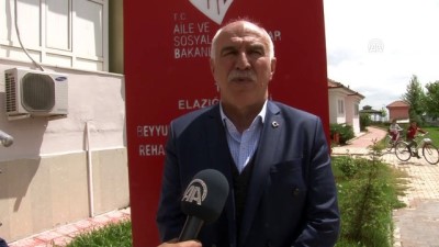 Elazığ'da Engelli Çocuklar Uçurtma Uçurdu