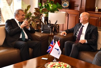 İngiliz Büyükelçi'den İzmir'e 'Barcelona' Yakıştırması