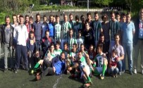 OSMAN AYDıN - Kulüp Başkanı, Finale Bir Saat Kala Futbolcuları Takımdan Kovdu