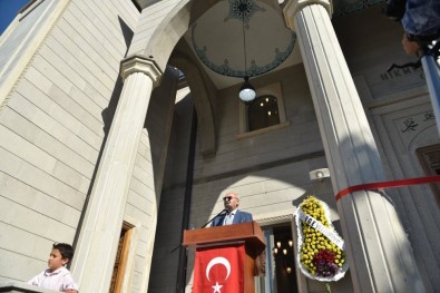 Kuşadası'nda İki Yeni Camii Hizmete Açıldı