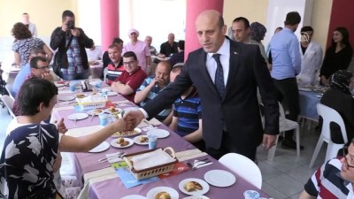 Vali Çiftçi, Engellilerle Halat Çekme Yarışmasına Katıldı