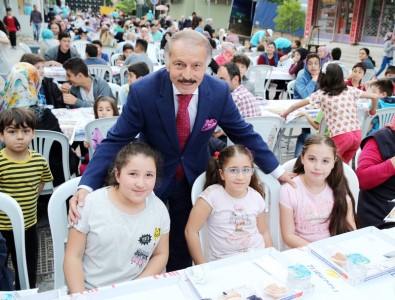 Bayrampaşa'da İftar Sofraları Komşular İçin Kuruluyor