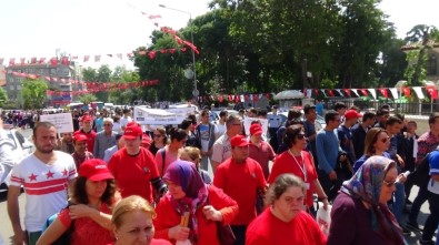 Engelli Bireylerin Tekirdağ Sokaklarında 'Sevgi' Yürüyüşü