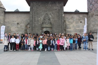 Köy Öğrencilerine Tarihi Gezi