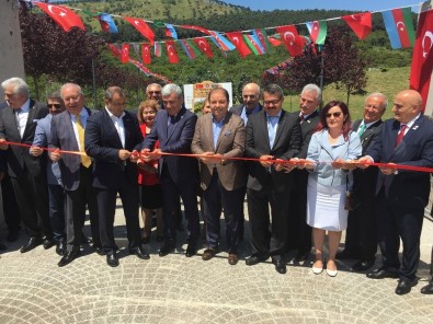 Maltepe'de Azerbaycan Halk Cumhuriyeti 100. Yıl Parkı Açıldı