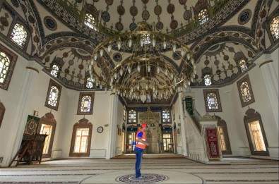Nevşehir'de Camiler Gül Kokuyor