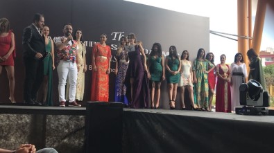 Ödüllü Modac,I Sebze- Meyve Pazarında Defile Düzenledi