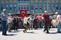 Sendikalı Olmanın Sevincini Halay Çekerek Kutladılar