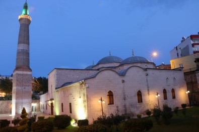 Tarihi Siirt Ulu Camii'nde İlk Teravih Kılındı