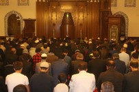ERDEMIR - Van'da İlk Teravih Namazı Kılındı