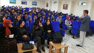 Yazar Sadıkoğlu, Öğrencilerle Buluştu