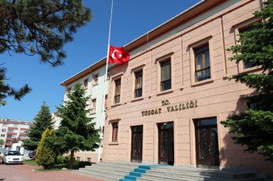 Yozgat'ta Bayraklar Yarıya İndirildi