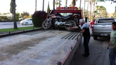 Adana'da Kaldırıma Çarpan Motosikletin Sürücüsü Öldü