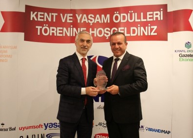 Başkan Fazlı Kılıç'a İnovasyon Alanında Ödül Verildi