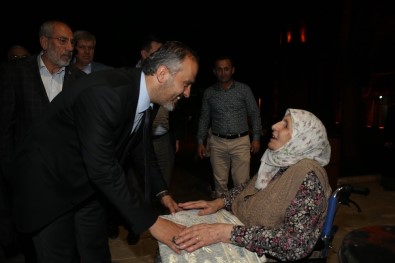 Bursa Büyükşehir Belediye Başkanı İlk Teravihi Namazgah Mescidi'nde Kıldı