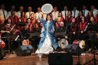 SEMAH - Halk Müziği Korosu ayakta alkışlandı