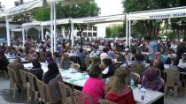 İFTAR SOFRASI - İftar İçin Mevlana'nın Hocasının Kabrine Akın Ettiler