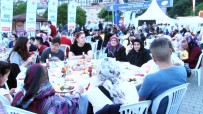 KAĞITHANE BELEDİYESİ - Kağıthaneliler İftar Programında Bir Araya Geldi