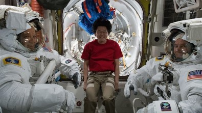 NASA Astronotlarından Uzay Yürüyüşü