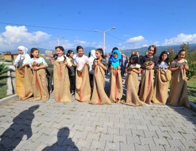 Osmaniye'de 'Ekranla Değil, Akranla Büyüsün Çocuklar' Etkinliği