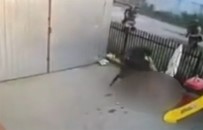 SİLAH TİCARETİ - Polisi Kapısında Görünce Camdan Düştü