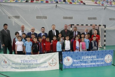 Şampiyon Selçuk Çebi, Trabzon'da Genç Yeteneklerin Taramasına Katıldı