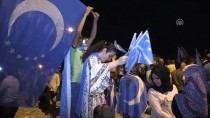 Türkmen Göstericiler Gece Nöbetlerine Devam Ediyor