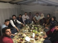 HARUN ÖZDEMIR - AK Partili Gençler Tarım İşçileriyle İftarda Buluştu