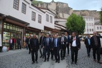 İSMAIL USTAOĞLU - Bitlis'te Sokak Sağlıklaştırma Çalışmaları Devam Ediyor