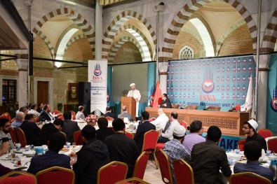 Diyanet İşleri Başkanı Erbaş, Ramazanın İlk İftarını Öğrencilerle Birlikte Yaptı
