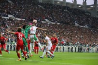 HASAN BASRI GÜZELOĞLU - Diyarbekirsporlu Taraftarlar İsrail'i Protesto Etti