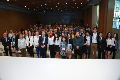 Eğitimciler Cambridge Üniversitesi Konferansı'nda İstanbul'da Bir Araya Geldi