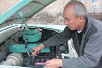 KLASİK OTOMOBİL - Hem Ustası Hem De Klasik Otomobil Hastası