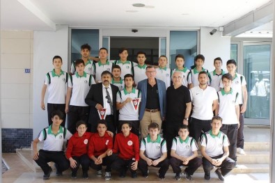 Sakaryaspor U15 Futbol Takımından Başkan Duymuş'a Ziyaret