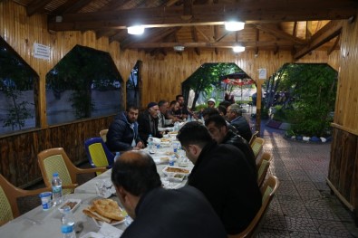 Varto'da Devlet Esnaf El Ele Hayır Yemeği Verdi