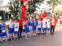 TÜRK GENÇLİĞİ - Ayvalık'ta 36. Gençlik Haftası Açılışı Coşkusu