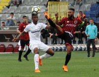KALE ÇİZGİSİ - Bursaspor Sezonu Yenilgiyle Bitirdi